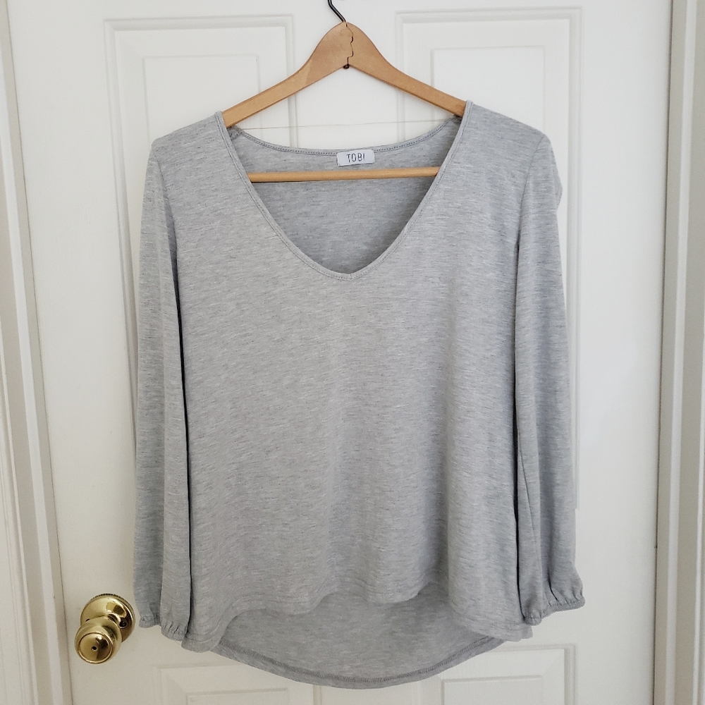 Tobi Slit Sleeve Cold Shoulder V-Neck Top Gray‎ Size Small